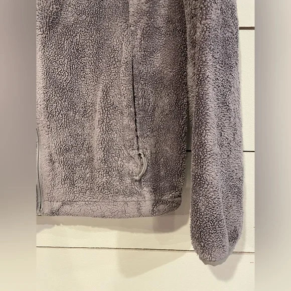 Women’s Fleece North Face Zip Up Jacket - Medium - Picture 3 of 5